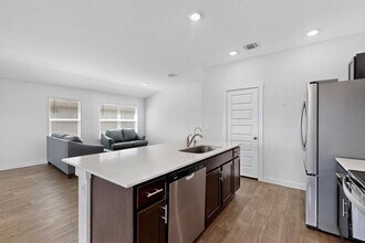 322 Pedernales Ln in Hutto, TX - Building Photo - Building Photo