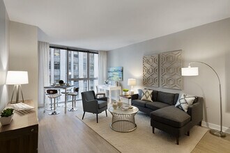 80 E Lake St in Chicago, IL - Building Photo - Building Photo