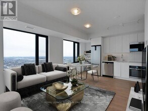 2920 Hwy 7 in Vaughan, ON - Building Photo - Building Photo