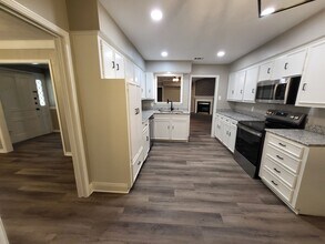 14706 Overview Dr in Dallas, TX - Building Photo - Building Photo
