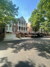 1460 Wembley Ct NE in Atlanta, GA - Building Photo - Building Photo