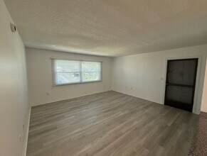 5800 Hollywood Blvd in Sarasota, FL - Building Photo - Building Photo