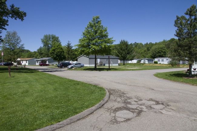 Rustic Ridge Mobile Home Park in Lancaster, OH - Foto de edificio - Building Photo