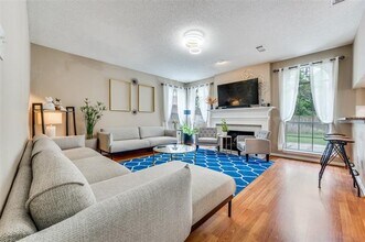 2106 Hunter Pl Ln in Arlington, TX - Building Photo - Building Photo