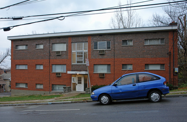 1944 Highland Ave in Cincinnati, OH - Building Photo - Building Photo