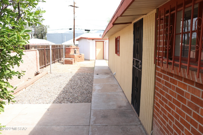 6139 E 2nd St in Tucson, AZ - Foto de edificio - Building Photo
