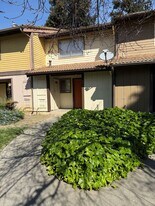 451 Tabor Ave in Fairfield, CA - Building Photo