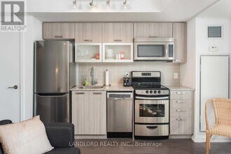 68 Abell St in Toronto, ON - Building Photo - Building Photo