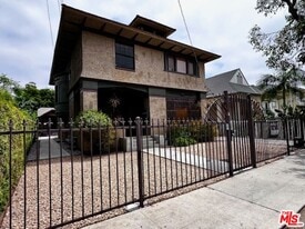 2108 Oak St in Los Angeles, CA - Building Photo