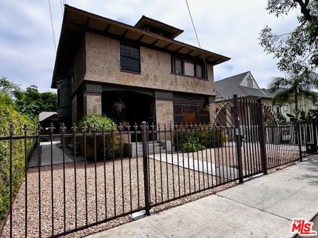 property at 2108 Oak St