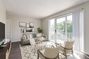 Belfast Court in Medicine Hat, AB - Building Photo