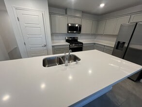 4963 Aitana Ave in Las Vegas, NV - Building Photo - Building Photo