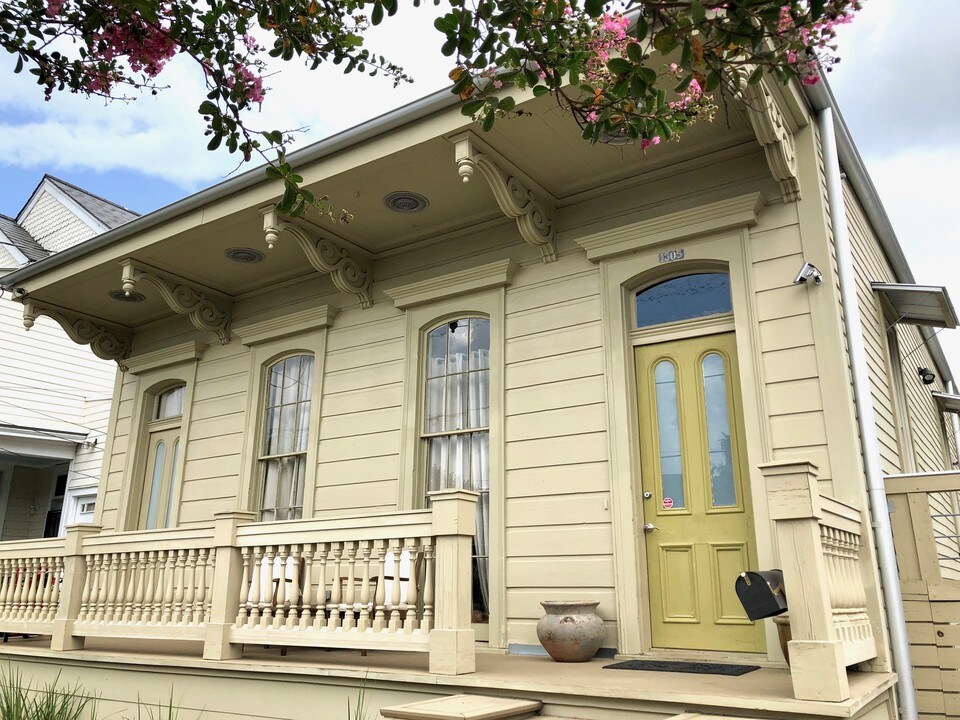1305 Peniston St, Unit 1305 in New Orleans, LA - Building Photo
