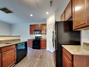 2568 Fiddlers Glenn Dr in Winston-Salem, NC - Foto de edificio - Building Photo