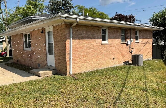 766 Southside Dr in McMinnville, TN - Building Photo - Building Photo