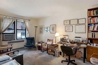 300 W 72nd St in New York, NY - Building Photo - Interior Photo