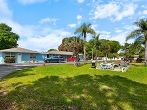 10464 106th Ave N in Largo, FL - Building Photo - Building Photo