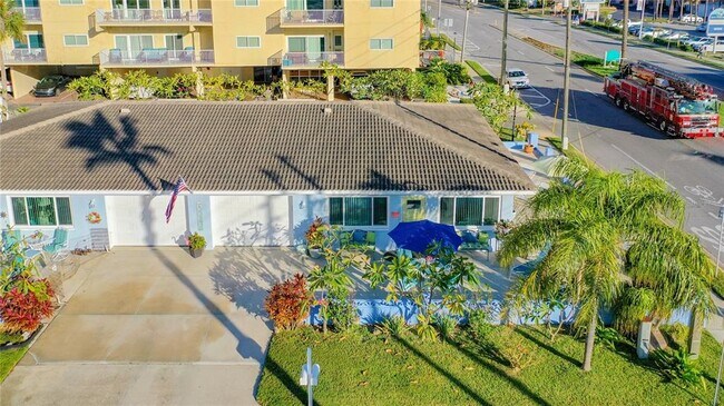 18316 Gulf Blvd in Redington Shores, FL - Building Photo - Building Photo