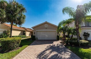 10547 Carolina Willow Dr in Ft. Myers, FL - Building Photo