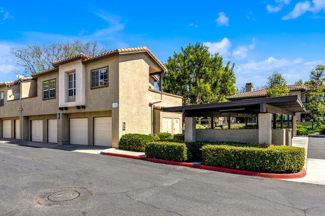 175 Vía Contento in Rancho Santa Margarita, CA - Building Photo