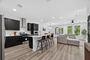 3233 Creston Gate Dr in Houston, TX - Building Photo