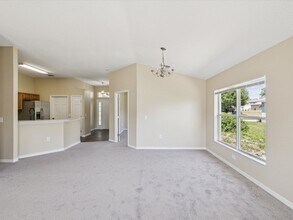 5048 Teather St in Spring Hill, FL - Building Photo - Building Photo