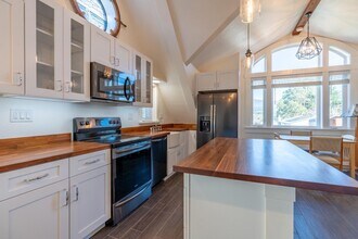 980 San Ramon Ave in Moss Beach, CA - Building Photo - Building Photo