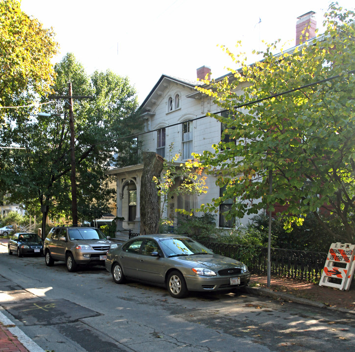 18 Clinton St in Cambridge, MA - Building Photo