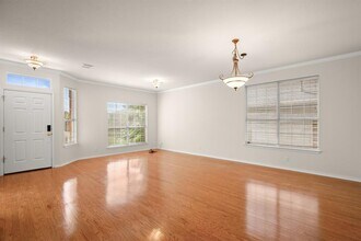 5219 Moon Shadow Dr in Austin, TX - Building Photo - Building Photo
