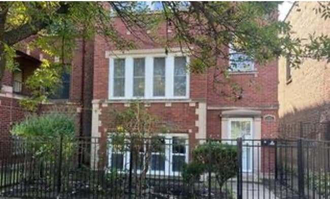 property at 1907 W Garfield Blvd