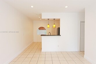 2746 SW 32nd Ct in Miami, FL - Building Photo - Building Photo