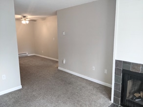 1150 Sunset Blvd NE in Renton, WA - Building Photo - Building Photo