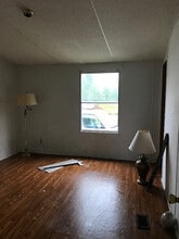 102 Colleton Ln in Clinton, SC - Building Photo - Building Photo