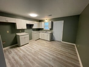 121 Clyde Dr in Cedartown, GA - Building Photo - Building Photo