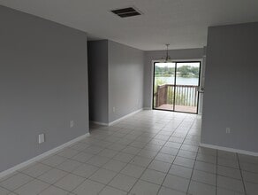 1920 E Edgewood Dr, Unit Lake Bentley in Lakeland, FL - Foto de edificio - Building Photo