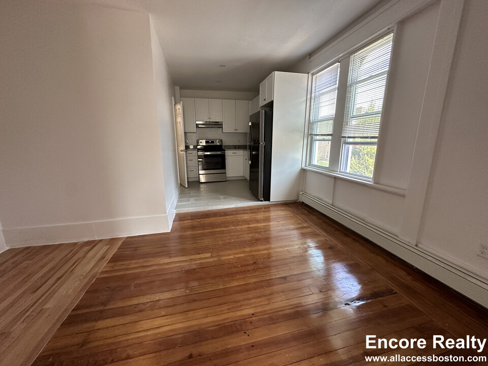 7 Greenville St, Unit 3 in Boston, MA - Building Photo
