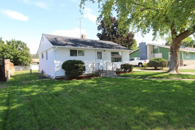 3028 W Eloika Ave in Spokane, WA - Building Photo - Building Photo