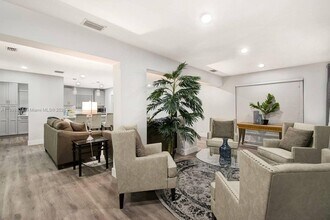 1024 NE 4th St in Hallandale Beach, FL - Building Photo - Building Photo