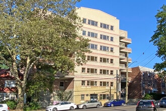 84-42 Smedley St in Jamaica, NY - Building Photo - Interior Photo