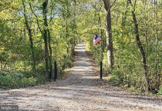 72 Jordans Rd in Amissville, VA - Foto de edificio - Building Photo