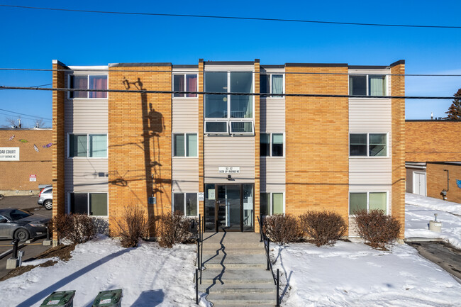 Cedar Court Gardens in Calgary, AB - Building Photo - Building Photo