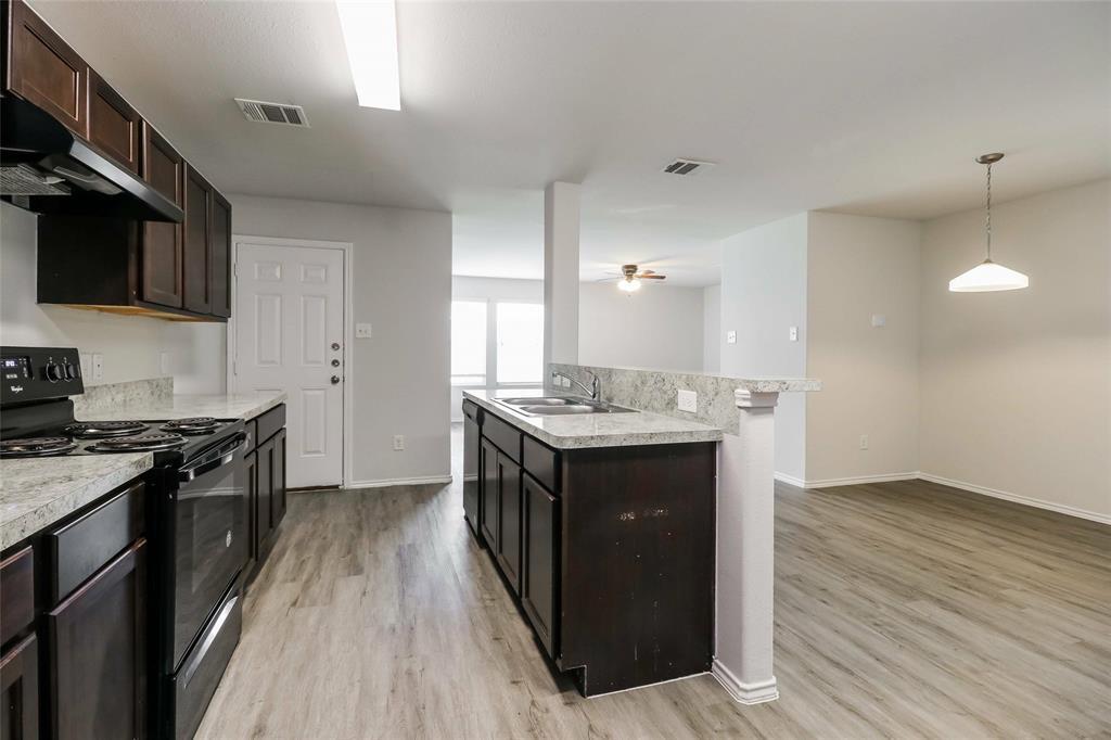923 Imperial Bend Dr in Houston, TX - Building Photo