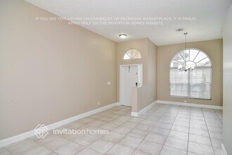450 SW 182nd Way in Pembroke Pines, FL - Foto de edificio - Building Photo