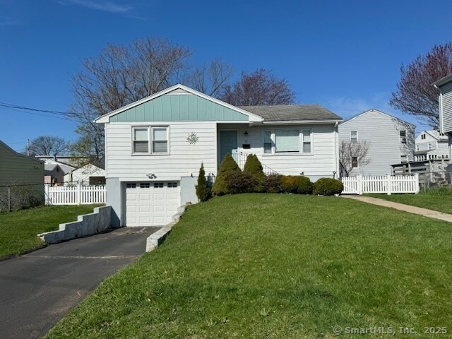 72 Ocean View St in New Haven, CT - Building Photo