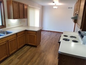 316 N Hyland St in Juneau, WI - Foto de edificio - Building Photo