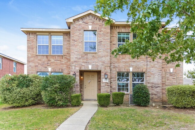 property at 1352 Fox Glenn