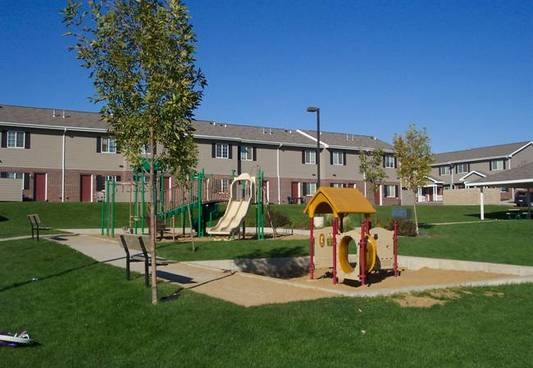 Brennan Hill Townhomes in Sioux Falls, SD - Building Photo