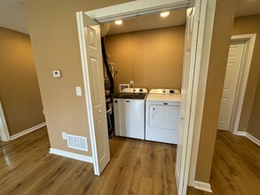 5026 Young Rd in Gainesville, GA - Foto de edificio - Building Photo