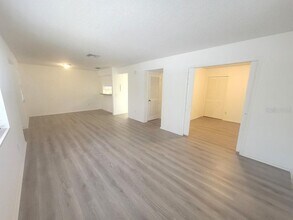 11411 Pike Ct in New Port Richey, FL - Foto de edificio - Building Photo