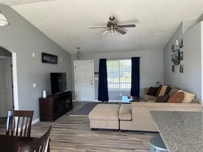 514 Cambridge Ln in Cheney, WA - Building Photo - Building Photo